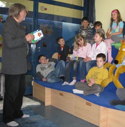 Bernhard Lassahn in der Marienfelder Grundschule Bernhard Lassahn in der Marienfelder Grundschule